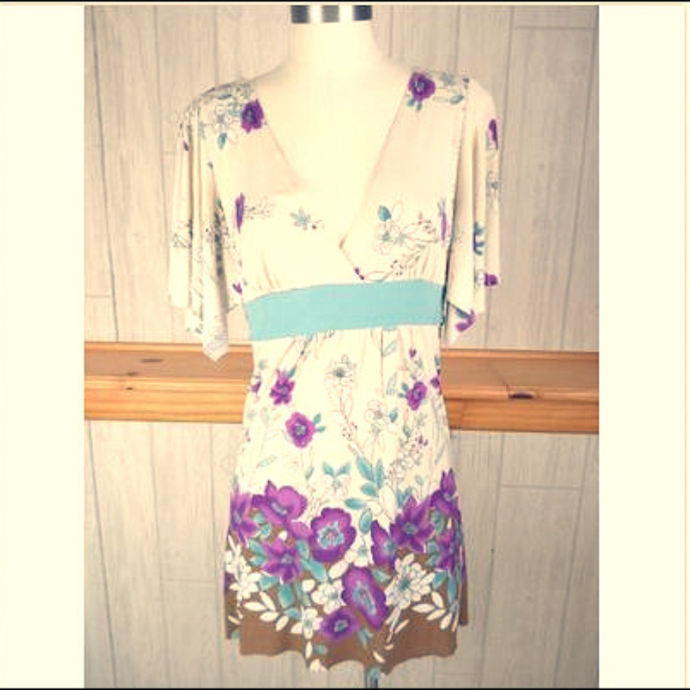 Charlotte Russe ~ Floral Empire Tie-back V Neck
